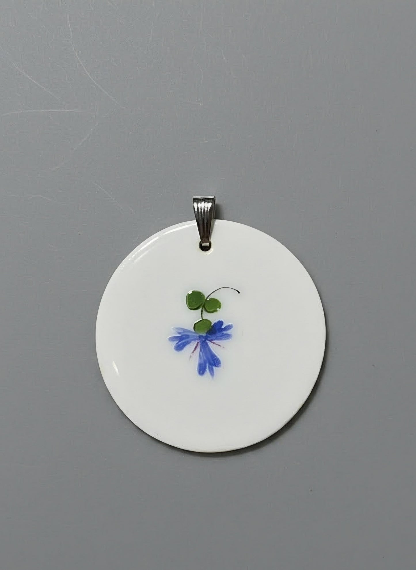 Cornflower pattern pendant