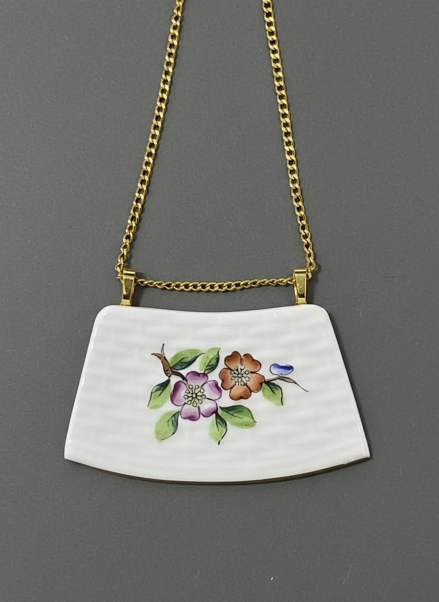 Pansy pattern pendant