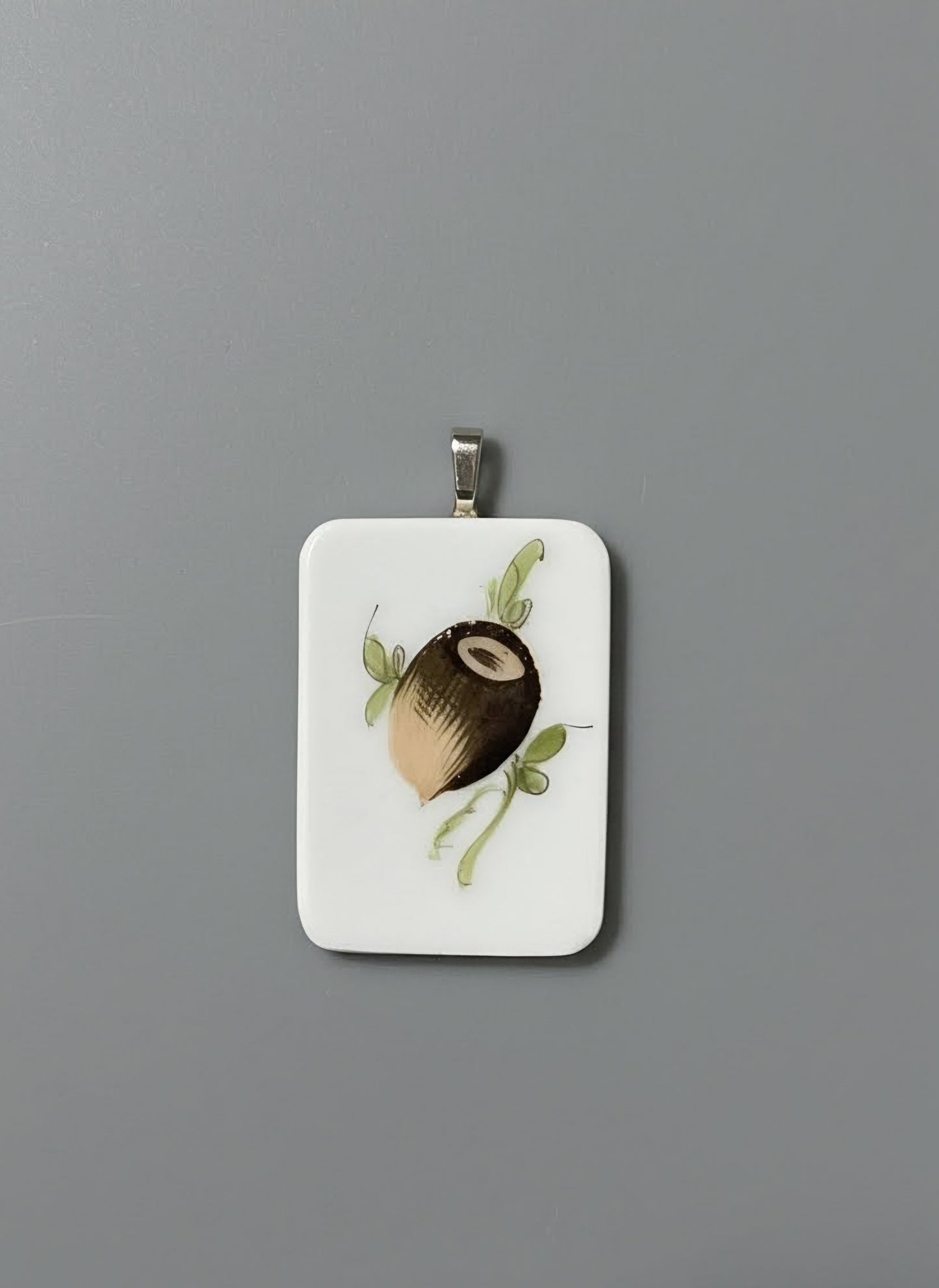 Acorn pattern pendant