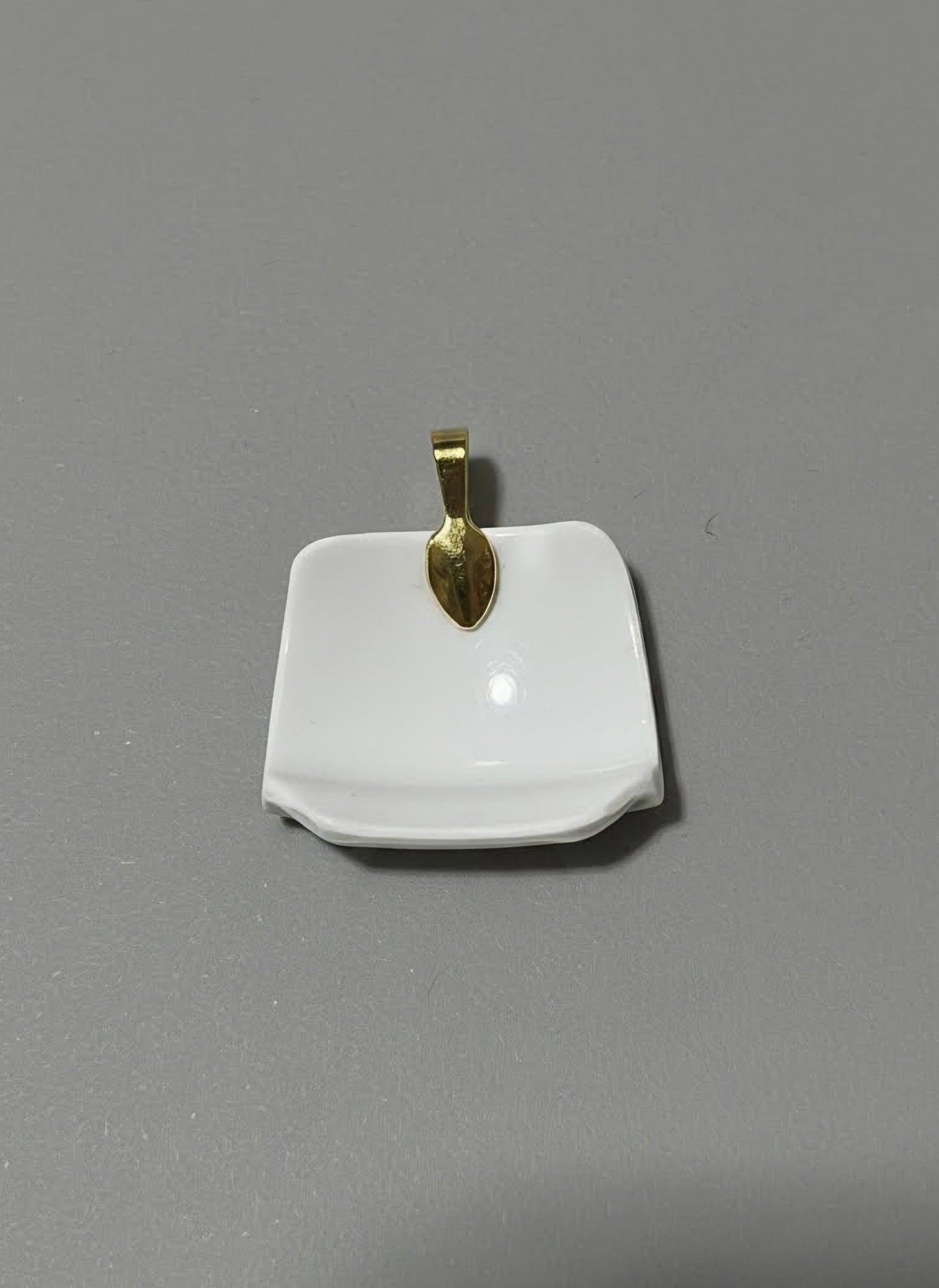 Orange Floral pattern pendant
